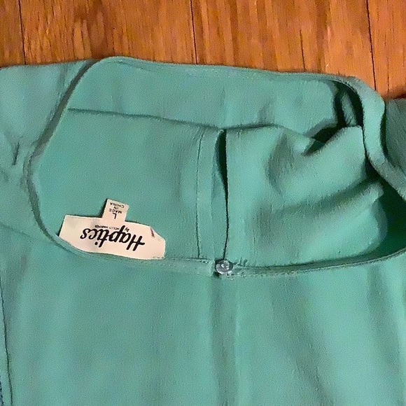 Haptics green blouse, never worn. Size large. - Picture 6 of 7